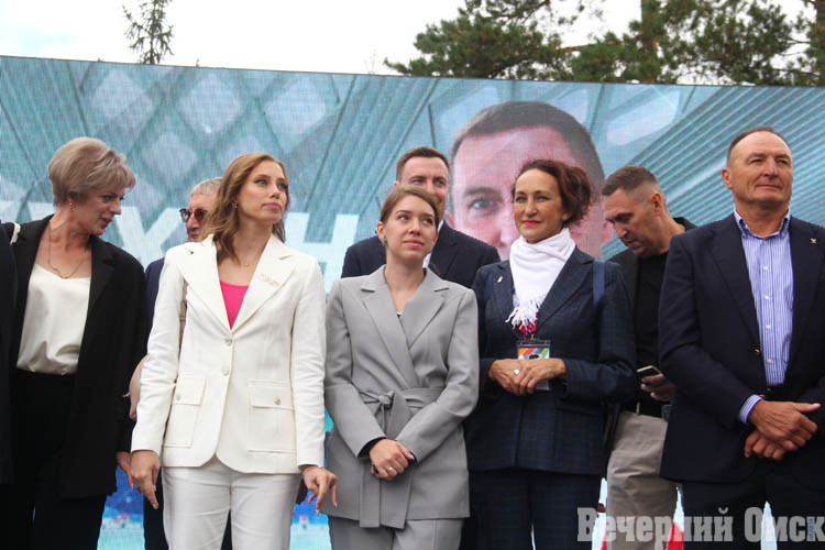 В Омске открыли Аллею олимпийских чемпионов