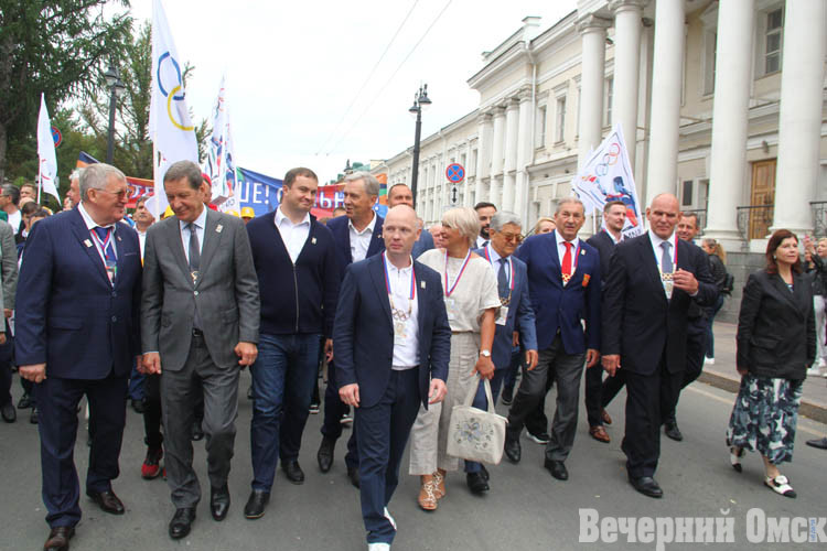 В Омске открыли Аллею олимпийских чемпионов