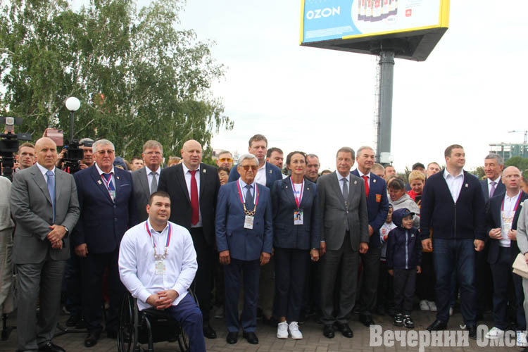 В Омске открыли Аллею олимпийских чемпионов