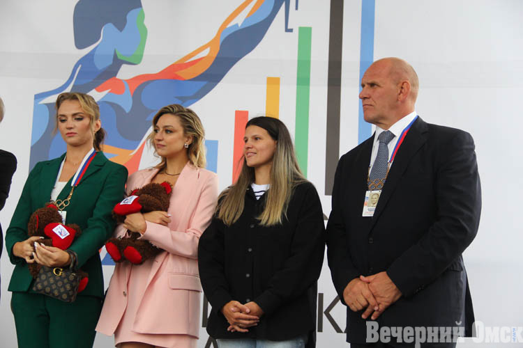 В Омске открыли Аллею олимпийских чемпионов