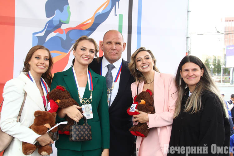 В Омске открыли Аллею олимпийских чемпионов