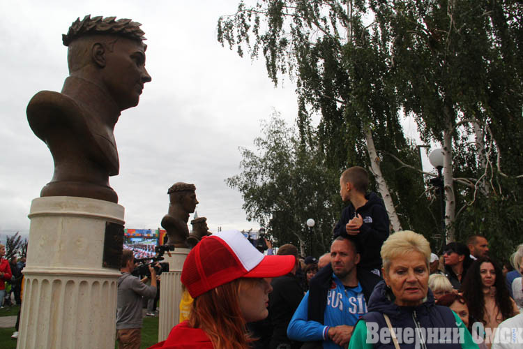 В Омске открыли Аллею олимпийских чемпионов