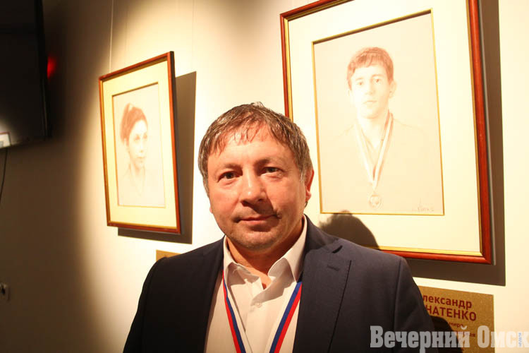 В музее «Искусство Омска» открылась выставка портретов олимпийских чемпионов, написанных народным художником России Никасом Сафроновым