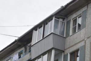 В доме на Волгоградской, пострадавшем от удара молнии, отремонтировали крышу, а жителям выплачивают компенсации