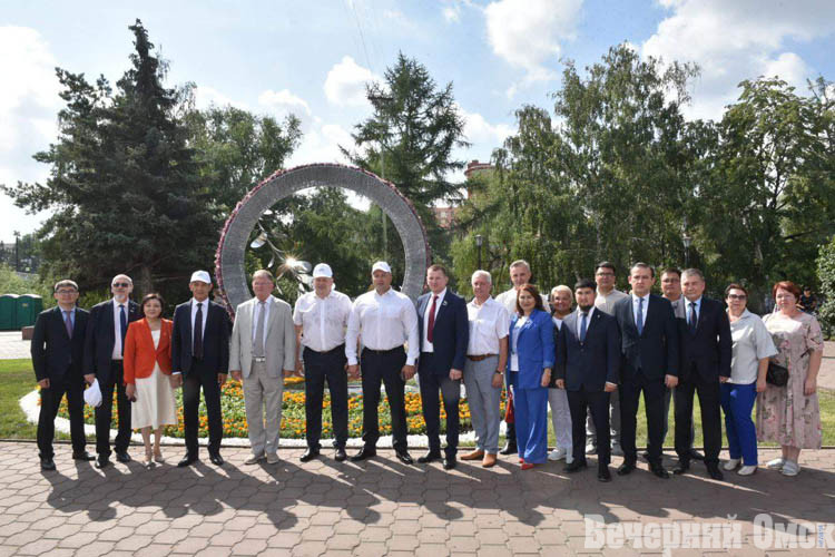 В Омске приняла первых посетителей «Флора-2023». Показываем первые фото выставки