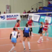 В завершении первого тура «Омичка» обыграла «Сахалин» Фото: скрин видео https://vk.com/volley_om