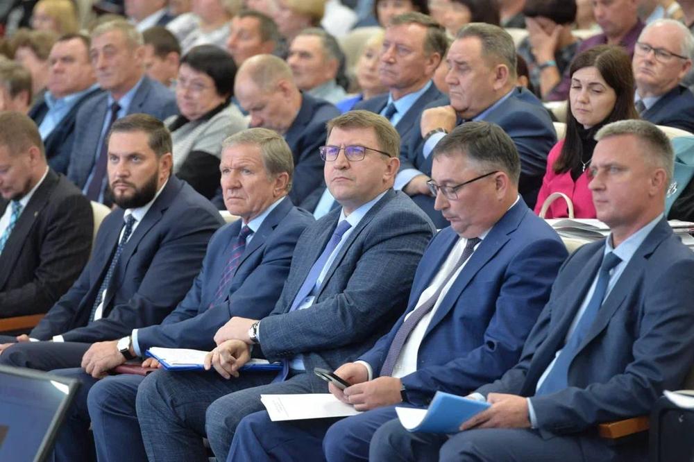 Глава Омской области Виталий Хоценко представил план развития региона
