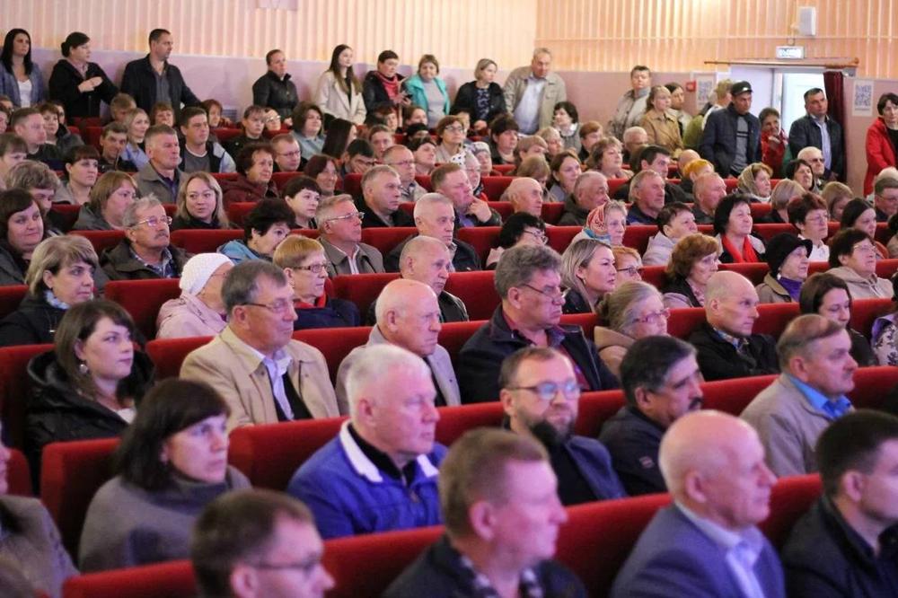 Виталий Хоценко встретился с жителями Седельниковского района