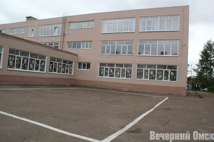 Мэр Омска Сергей Шелест посетил школу № 44, меценатом которой стал Максим Котовский