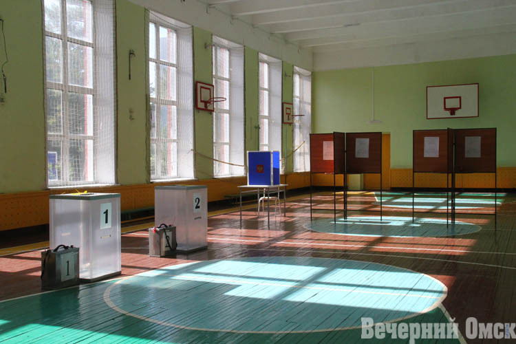 Мэр Омска Сергей Шелест посетил школу № 33, меценатом которой стал Темури Латария