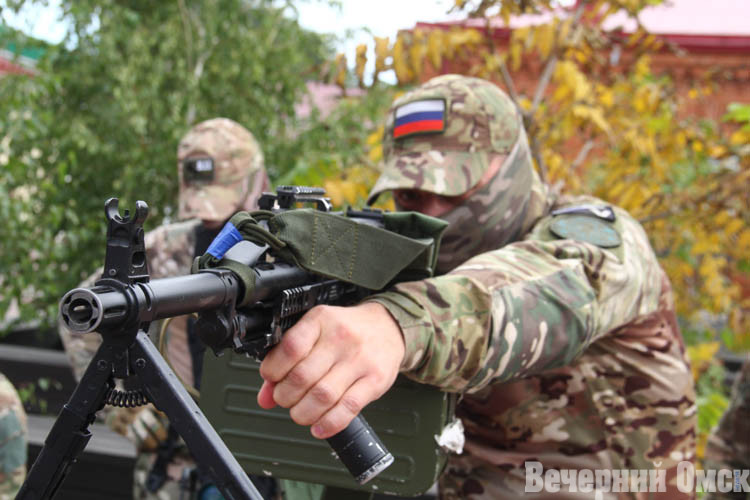 Рубились на мечах, снимали отпечатки пальцев и стреляли из пушки: в Омской крепости прошла благотворительная акция «Доброта спасёт мир»