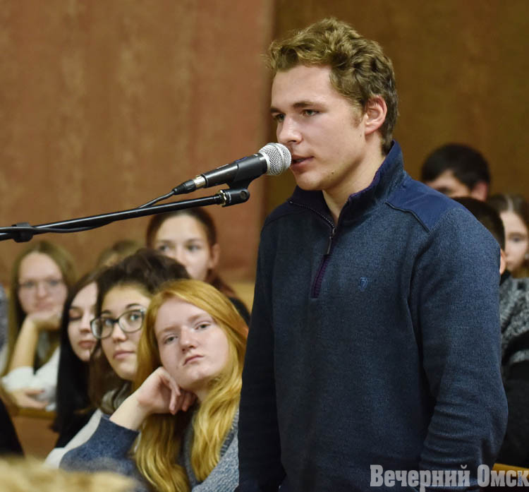 Мэр Сергей Шелест рассказал, кем мечтал стать в детстве, как проходит его день и что нужно для успешной работы