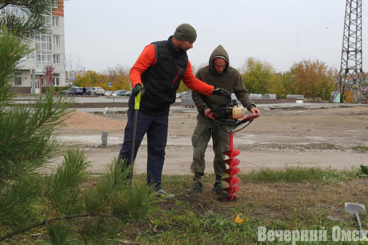 Благоустройство сквера имени Харчикова у Горбатого моста вступило в завершающий этап