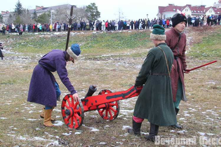 В Омской крепости прошла историческая реконструкция сражения 1612 года