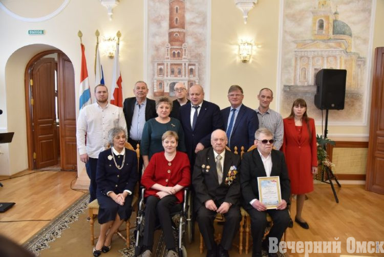 Десять сильных духом горожан удостоились именной премии мэра Омска Фото: Сергей Сапоцкий