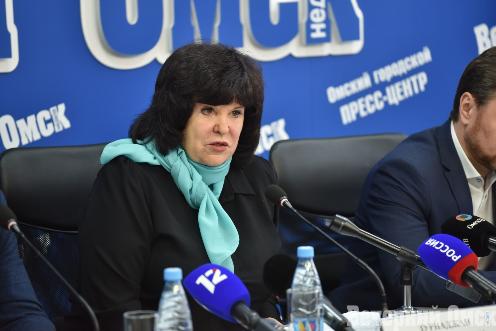 К уборке Омска от снега привлекают сторонних подрядчиков, приговоренных к обязательным работам и сельских механизаторов Фото: Сергей Сапоцкий