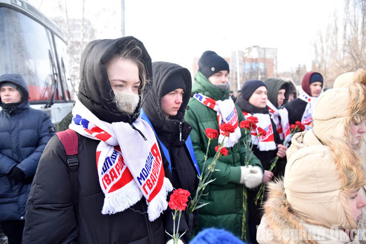 Омские ветераны обсудили подготовку к 80-летию Победы и возложили цветы к мемориалу воинам-интернационалистам