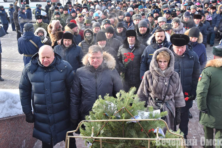 Омские ветераны обсудили подготовку к 80-летию Победы и возложили цветы к мемориалу воинам-интернационалистам