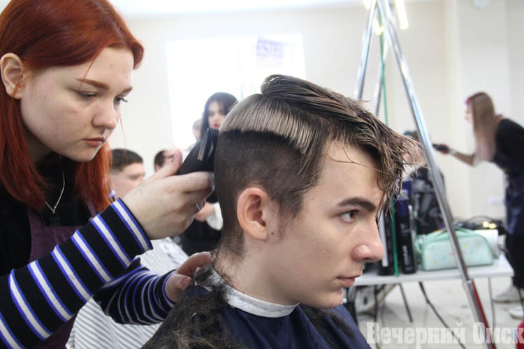 «На ногти с Русалочкой ушла неделя»: в Омске проходит чемпионат красоты
