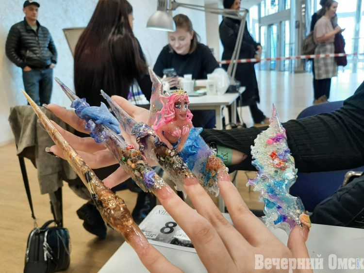 «На ногти с Русалочкой ушла неделя»: в Омске проходит чемпионат красоты