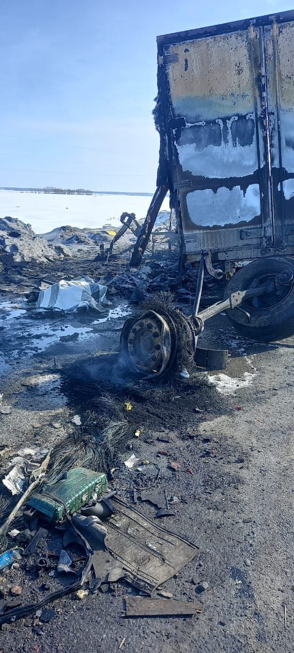 Спасатели опубликовали снимки страшной аварии на трассе Тюмень-Омск, где погибли 7 человек