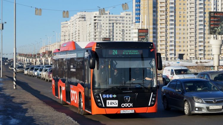 Оранжевые автобусы заметили омичи на улицах города Фото: vk.com/mpp_8