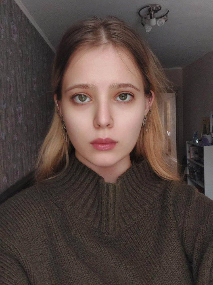 «Средний чек за картину – 3–4 тысячи рублей»: студентка из Омска в свободное время рисует на заказ и уже работала с крупными компаниями