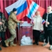 Супруги и родители военнослужащих приходят на избирательные участки в Омской области Супруги и родители военнослужащих приходят на избирательные участки в Омской области