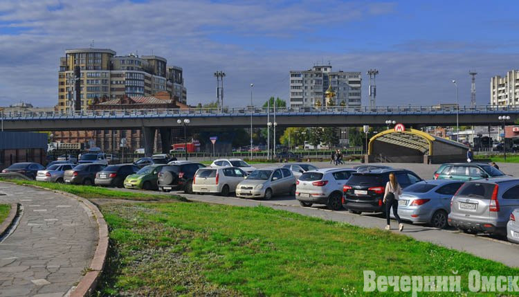 Охрану установили в омском метро, чтобы там не катались на каноэ Фото: Владимир Казионов
