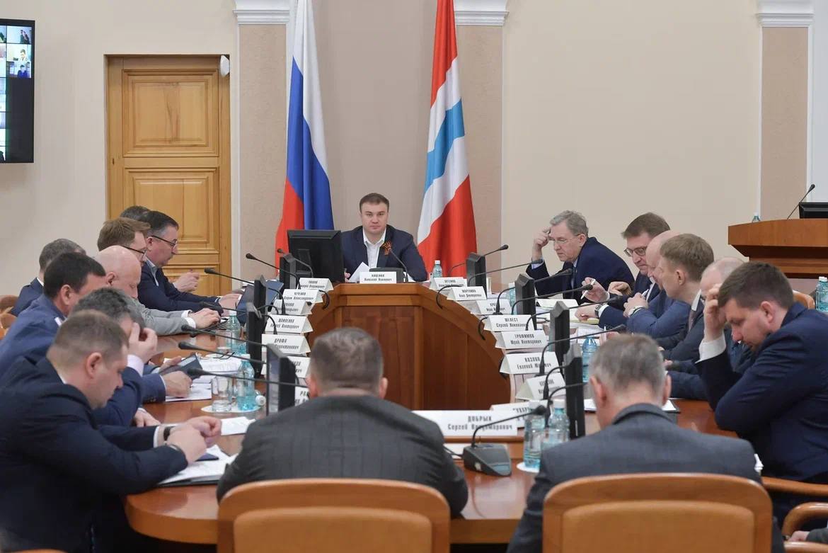 Виталий Хоценко поручил завершить уборку и вывоз мусора до конца мая Фото: телеграм-канал Виталия Хоценко