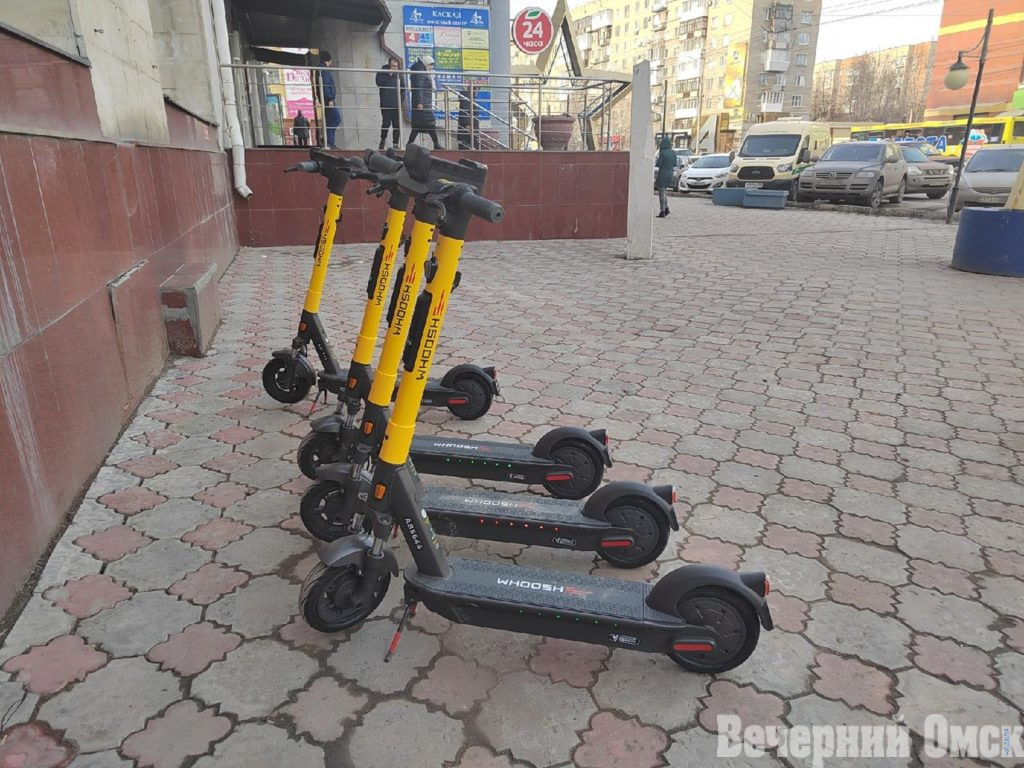 Бюджет Омска получил 637 тысяч рублей за сдачу в аренду мест для самокатов Фото: Архив "Вечернего Омска"