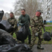 Губернатор Виталий Хоценко с управленческими командами области и города провёл очередной субботник Фото omskportal.ru