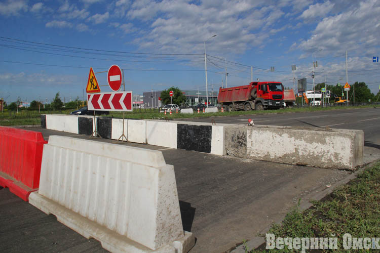 На бульваре Архитекторов перекрыли перекресток с улицей Волгоградской