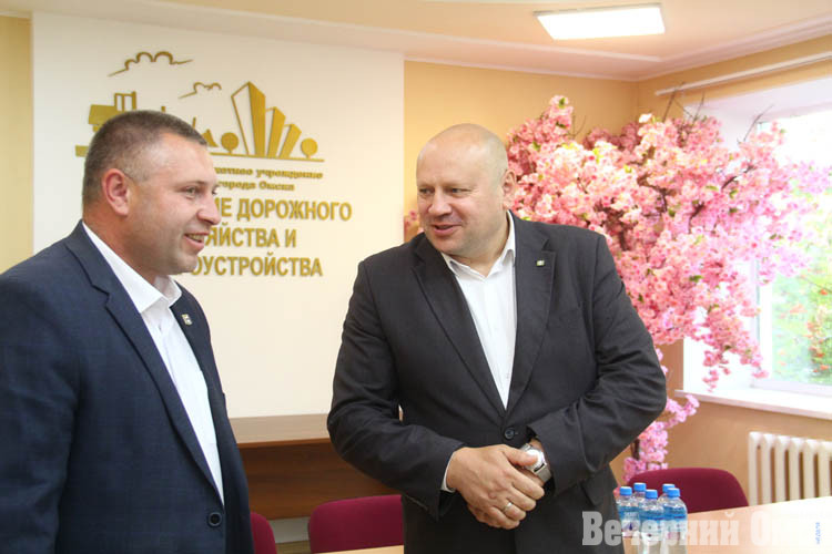 Сергей Шелест назначил директором УДХБ Антона Глебова Фото: Владимир КАЗИОНОВ