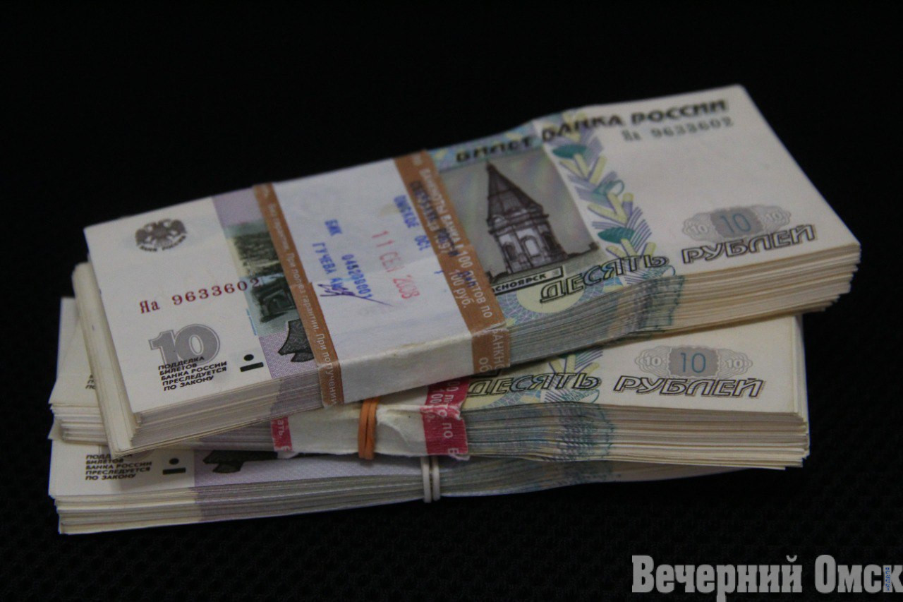 Омич выкрал из чужой машины вещи на 63,5 тысячи и продал их за 1500 на барахолке Фото: Владимир Казионов