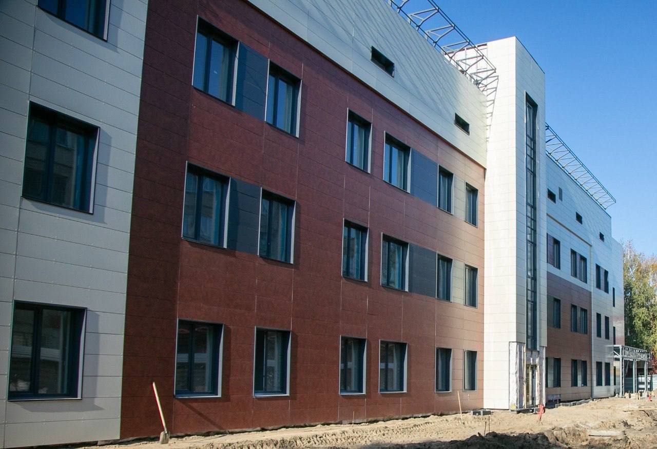 Виталий Хоценко сообщил о начале монтажа оборудования в новой поликлинике в Октябрьском округе Виталий Хоценко сообщил о начале монтажа оборудования в новой поликлинике в Октябрьском округе
