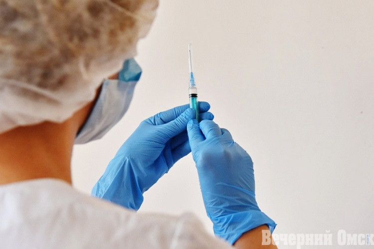 В Омске началась вакцинация против гриппа Фото: Сергей Сапоцкий