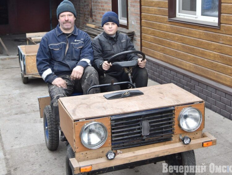 Омич создал вместе с сыном автомобиль, который ездит без бензина Фото: Сергей Сапоцкий