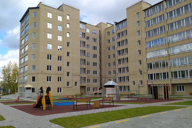 В Омске ввели в эксплуатацию дом с семикомнатными квартирами и подземной парковкой Фото: @shelest_sn