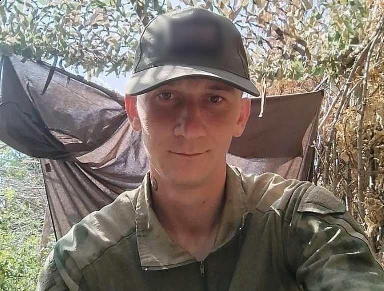 В Оконешникове простились с танкистом, погибшим при освобождении города Селидово в Донбассе Фото: официальное сообщество Администрации Оконешниковского района в соцсети "ВКонтакте"