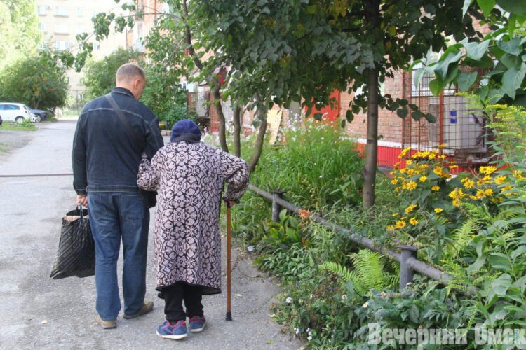 Пенсионерка в Омской области показала тайник с деньгами и потеряла 10 тысяч рублей Фото: Владимир Казионов