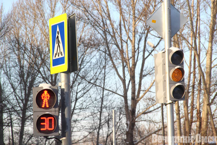 Аварийно-опасный участок: новый светофор заработал на одном из омских перекрестков