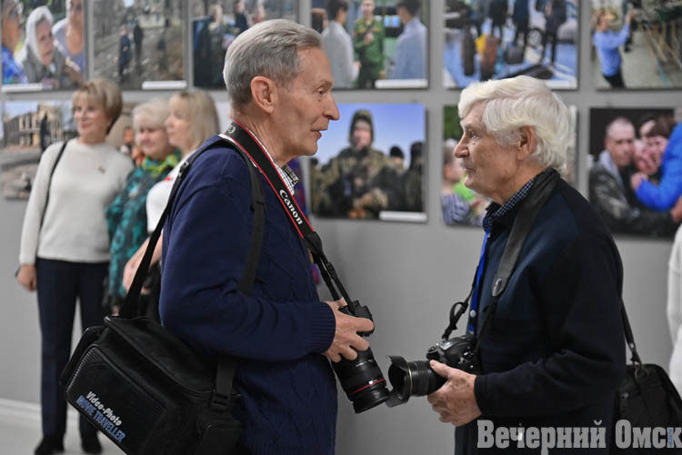 Фотожурналисты из Омска и Стаханова предоставили свои работы на фотовыставке «СВОИ»