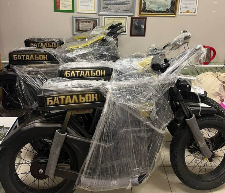 Новую партию омских электробайков отправили на СВО Фото: МАРС БАЙК