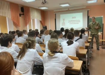 Участник СВО побеседовал со омскими студентами об 11-й годовщине «Крымской весны» и «вежливых людях» Фото предоставлены Центром патриотического воспитания молодежи