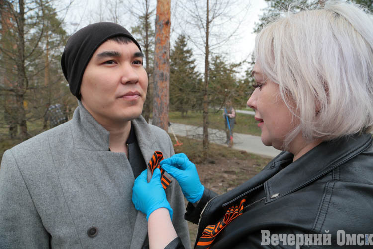 На уборку сквера Дружбы народов вышли более 30 национально-культурных объединений