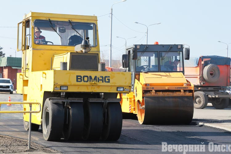 Сергей Шелест поближе познакомился с новой дорожной техникой