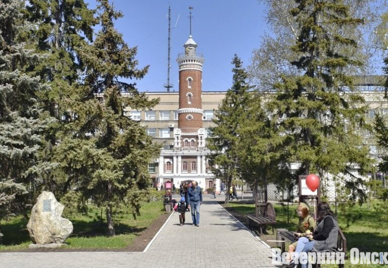 В День Победы с омской пожарной каланчи каждый час будет транслироваться радиообращение Левитана о капитуляции Германии Фото: Сергей Сапоцкий