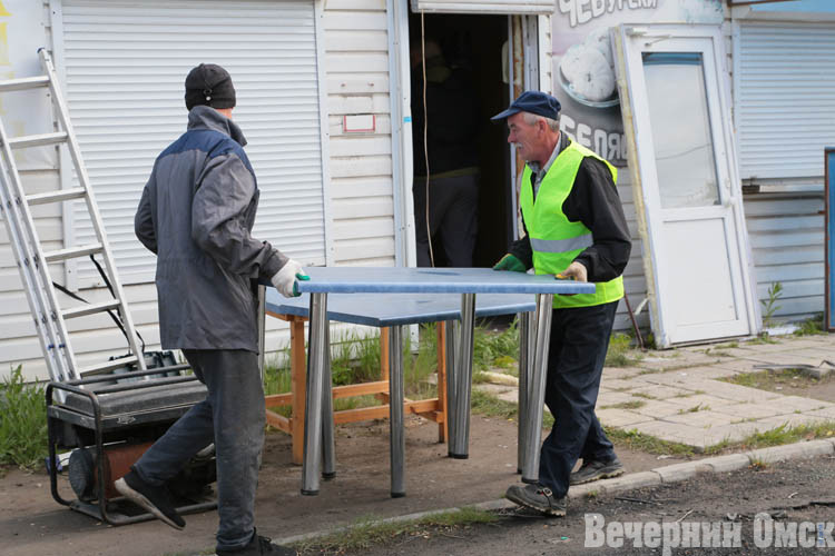 Незаконные ларьки покидают улицы города