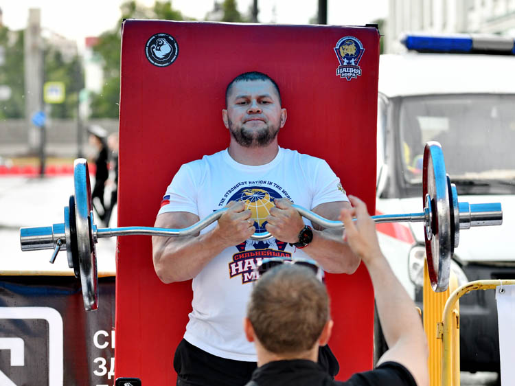 Омский силач победил на «Сибирских играх»